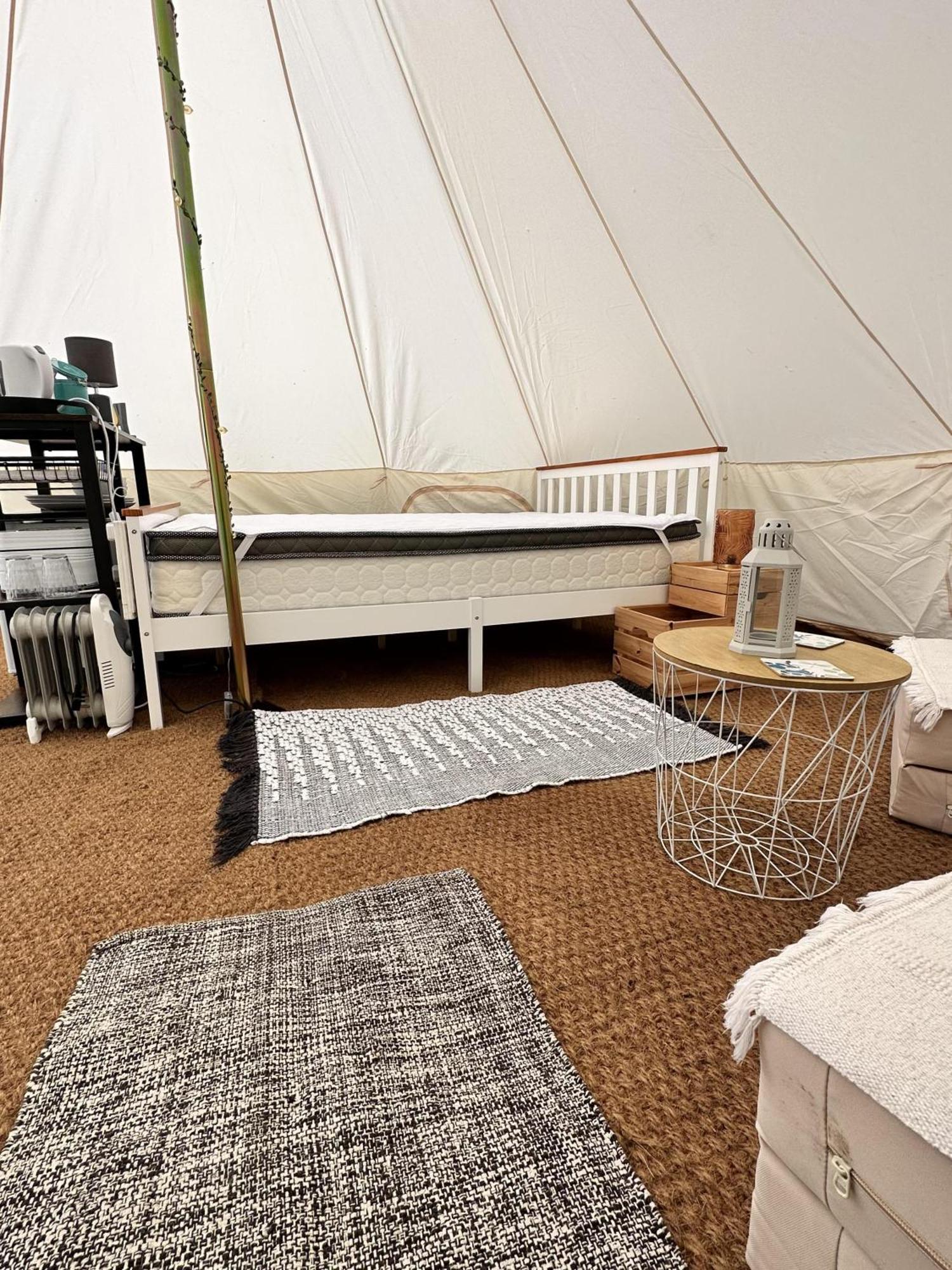 Vila Spacious Bell Tent At Herigerbi Park Lincolnshire Grantham Exteriér fotografie
