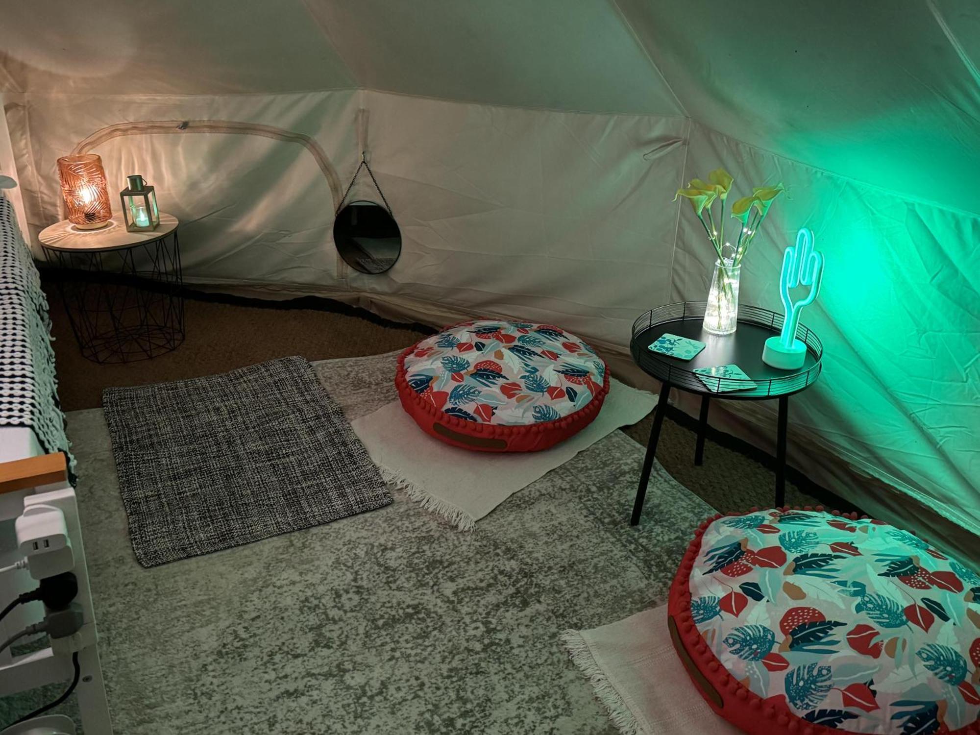 Vila Spacious Bell Tent At Herigerbi Park Lincolnshire Grantham Exteriér fotografie